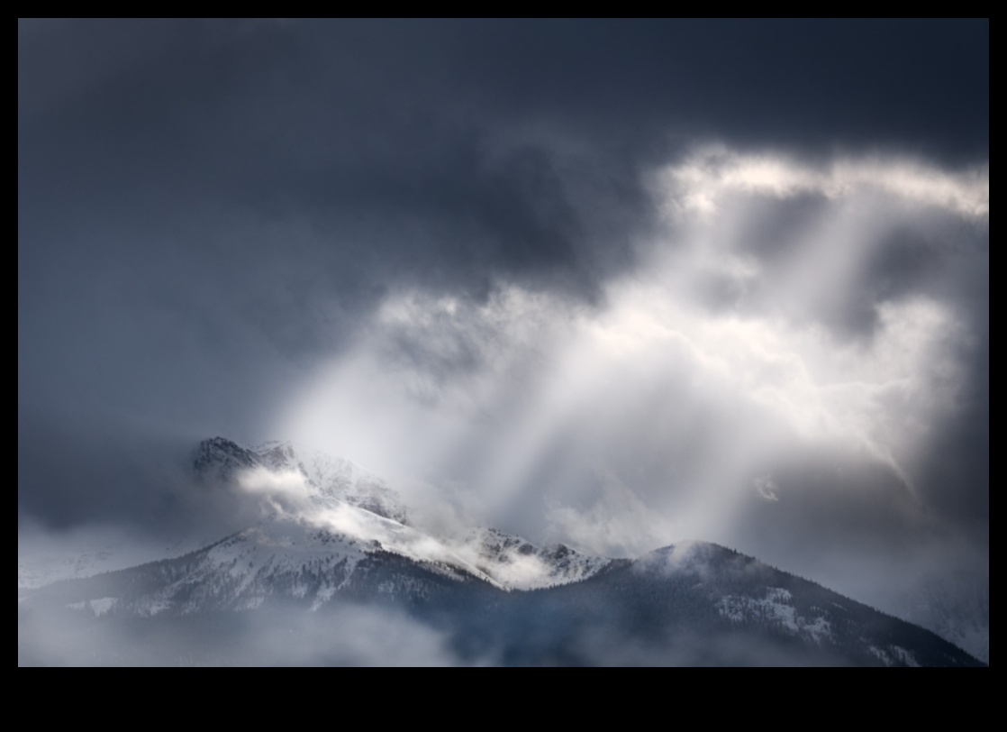 Cer furtunos Cum să surprindeți drama condițiilor înnorate 4 Cer furtunos: tehnici de captare a dramei în condiții înnorate