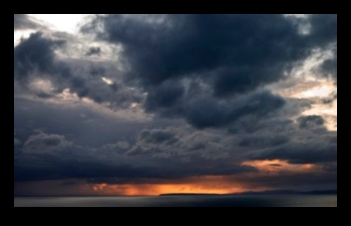 Cer furtunos Cum să surprindeți drama condițiilor înnorate 5 Cer furtunos: tehnici de captare a dramei în condiții înnorate