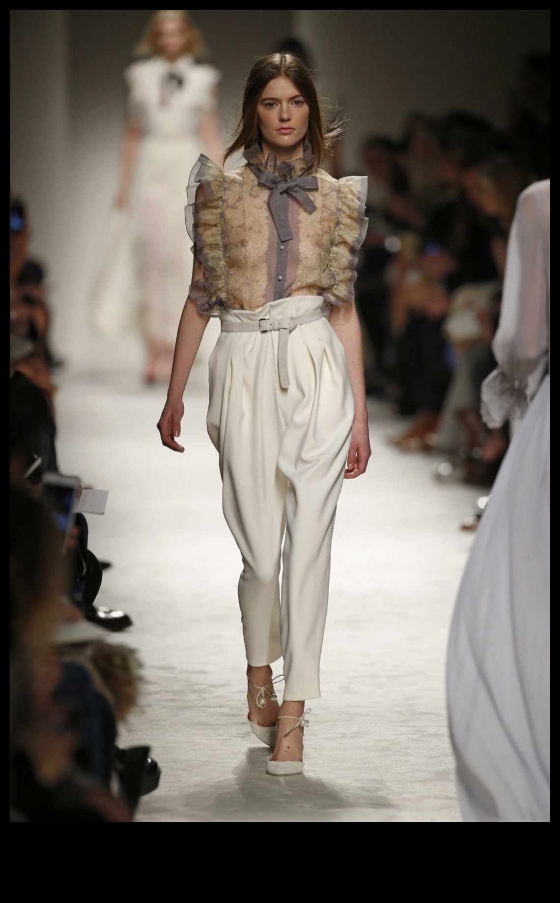 Runway Ready Revelry: toast la grandoarea stilului