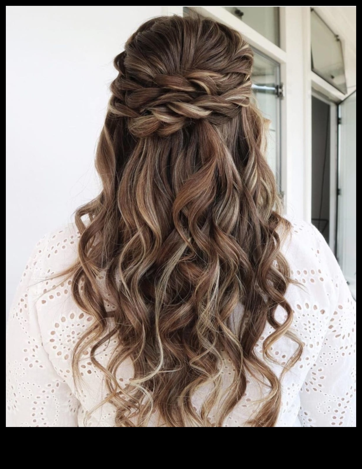 Eleganță fără pretenții Continuare: coafuri casual care vorbesc volume