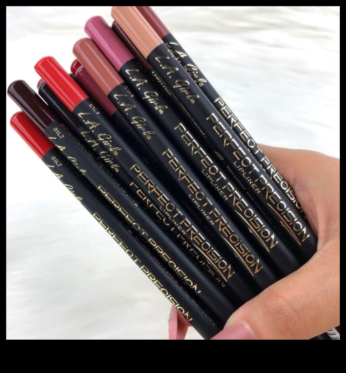 Perfecțiunea de precizie: dezlănțuirea puterii tehnicilor de creion de buze