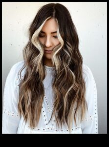 Brunete boeme: coafuri libere pentru cei sălbatici din suflet