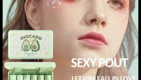 Pete Sultry: Obținerea unui aspect colorat natural cu ruj