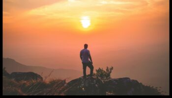 Sunrise Serenity: Stăpânirea tehnicilor pentru fotografia de dimineață devreme